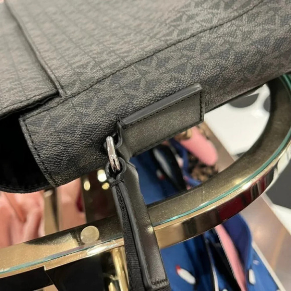 37U9LHRM2B HARRISON LAPTOP Messenger Crossbody - Picture 10 of 11